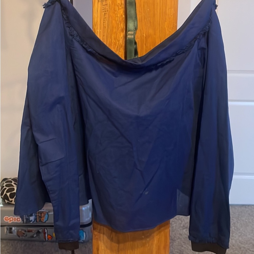 Navy blue top